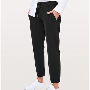 Lululemon on the fly pant size 8